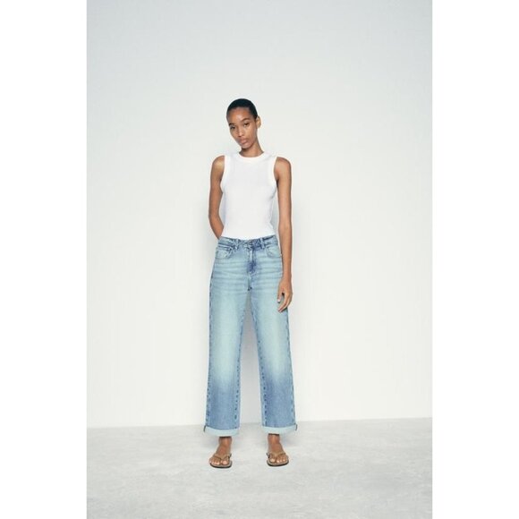 ZARA High Rise Relaxed Fit Wide Leg Light Wash Baggy Jeans Womens 6 - Picture 1 of 9